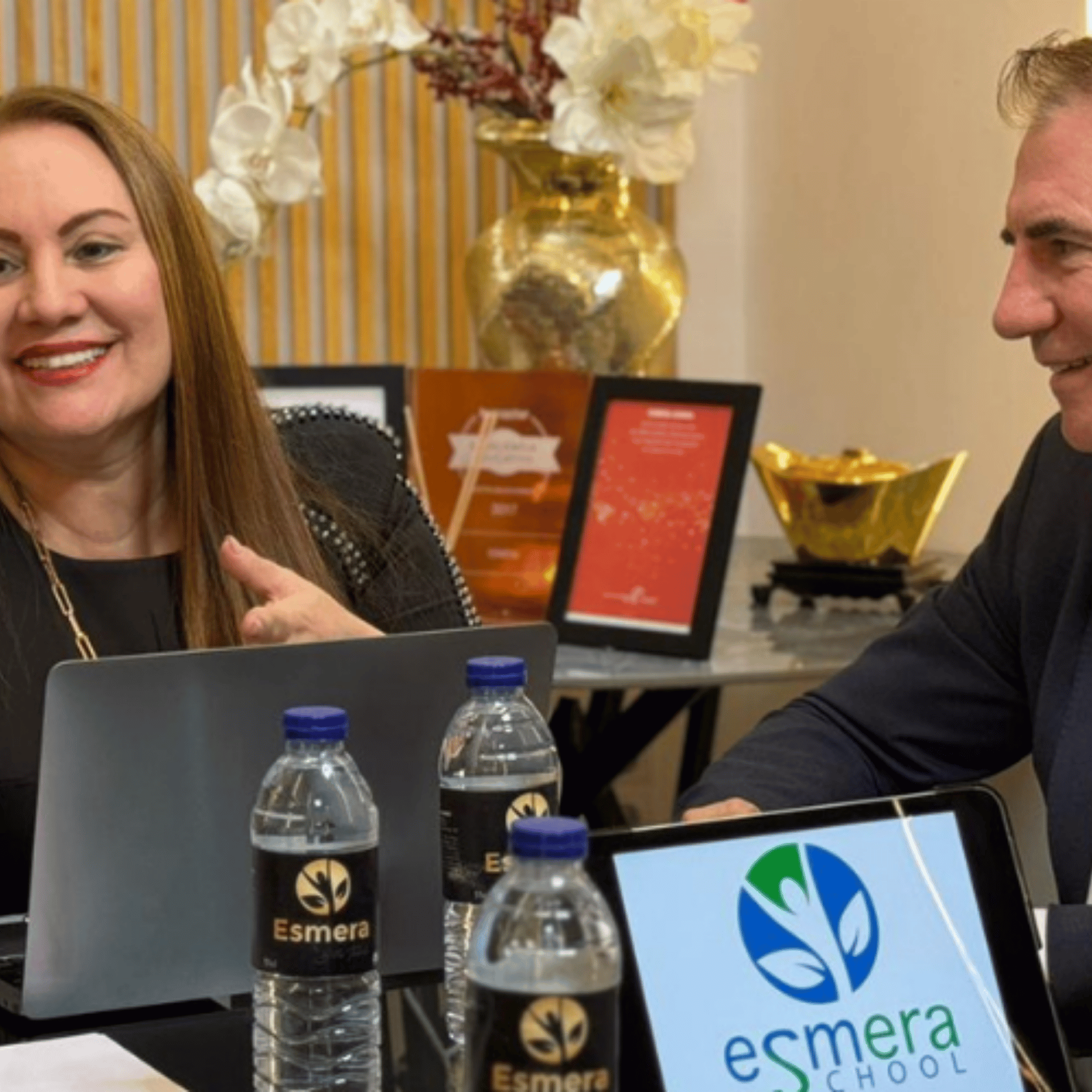 Banner contacto Esmera Mobile