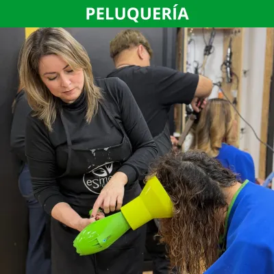 Curso de Peluquería en Esmera School